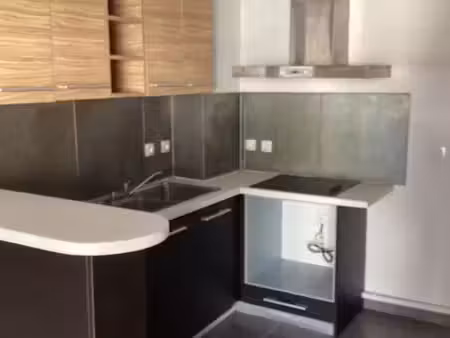 à vendre – appartement t2 de 43 49 m² – résidence palais du pharo