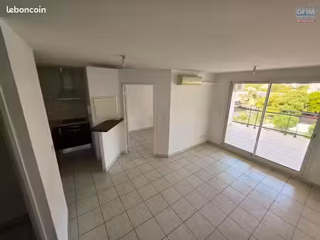 a vendre un appartement t2 de 45m2 dans la résidence les flamboyant saint-denis ville reun