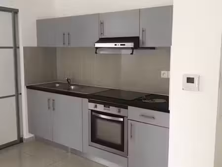 a vendre ce beau f3 d'une surface de 62.96m2 sur la résidence palmea à sainte clotilde