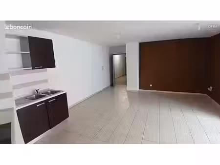 grand t2/3 65m2 avec terrasse et parking - sainte-clotilde - proche boulevard sud et facul