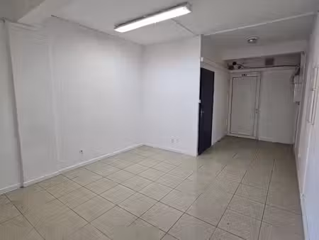 a louer - local commercial 33 m2 - grande montee - sainte marie