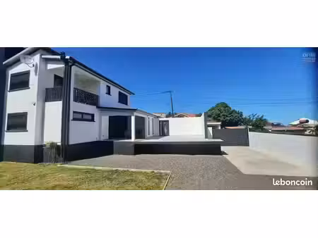 villa f4 duplex au tampon ligne des 400