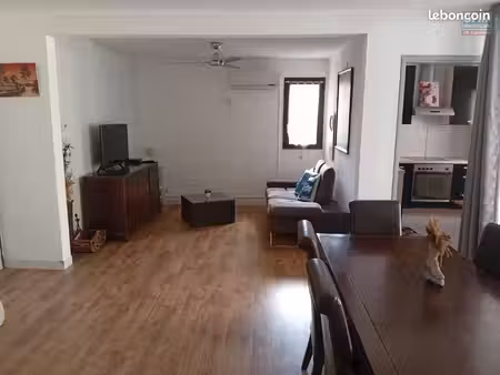 a vendre appartement t3 de 64 m2 proche des plages à la saint gilles les bains