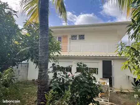 a vendre grande maison à la possession (rivière des galets)