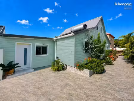 à vendre à plateau caillou – maison familiale f4 avec studio indépendant  vue mer et monta