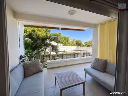 la saline-les-bains –t2 avec varangue  jardin et 2 places parking – vendu meublé
