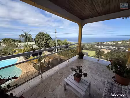 grande propriété f5+ en r+1 avec piscine  garage  pleine vue mer située entre les avirons 