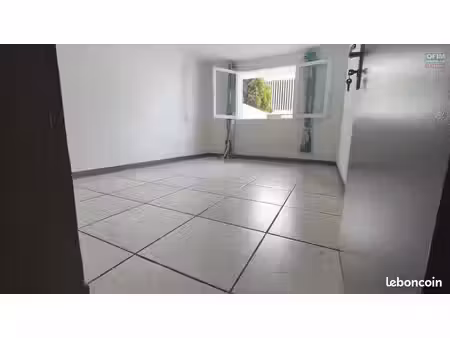 a louer un bureau /local professionnel ou commercial à 450/mois  edf & sudeau inclus au co
