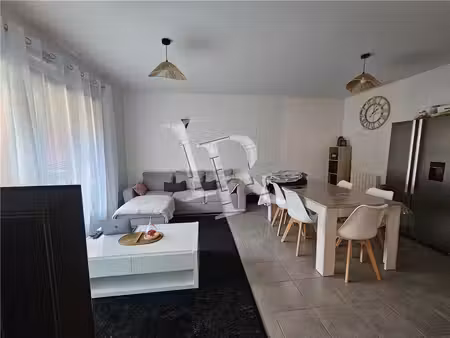 appartement t2 avec terrasse  cave et garage
