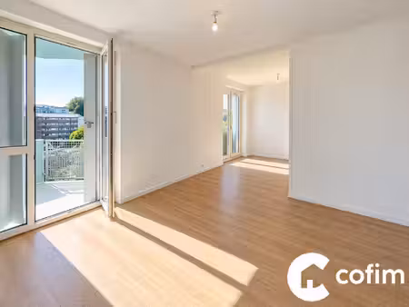 appartement t5 avec balcon