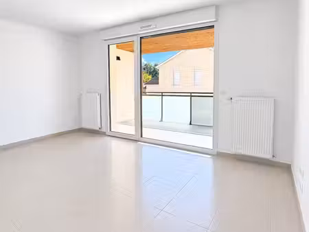 à vendre – appartement t2 avec balcon – résidence récente