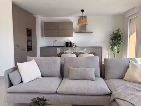à vendre – appartement t4 avec une – résidence récente l