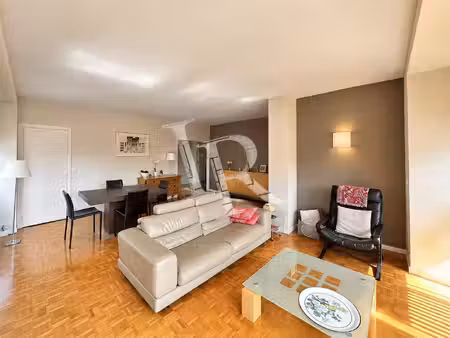 appartement t4 avec balcon et garage
