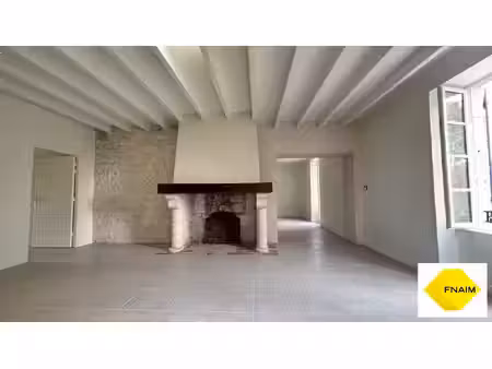 charmante maison en pierre de 170 m² au coeur de la campagne