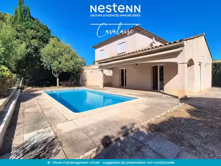 environnement calme pour cette maison d'environ 141 m² sur un terrain de 792 m² avec pisci