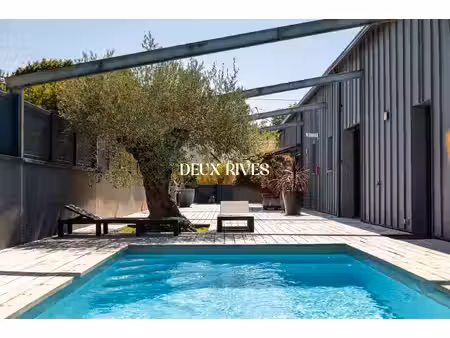 160 m² pour vivre en grand — maison-loft avec piscine aux por