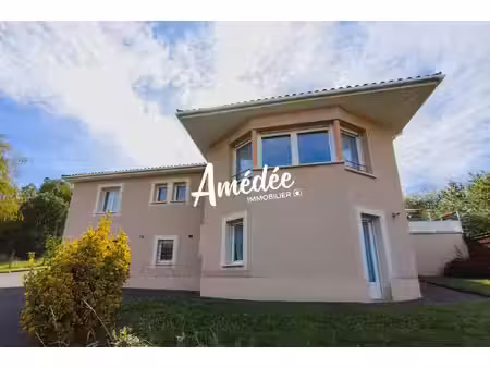 saint-cere - maison d'architecte sur 1 000 m² de terrain avec v