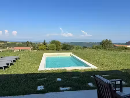maison rénovée avec piscine et vue exceptionnelle sur le ver