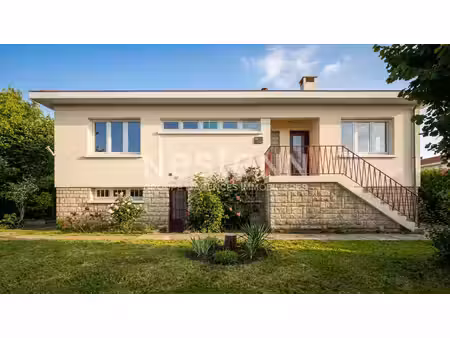 talence maison familiale de caractère avec grand jardin : un potentiel rare à découvrir !