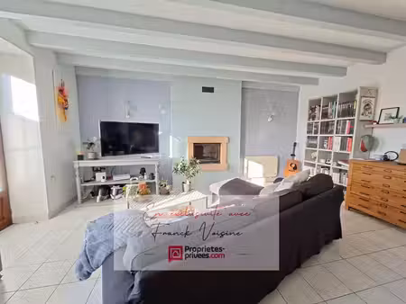 a vendre en exclusivité aux herbiers  maison de 104 m2 avec 2 chambres (possibilité 3° cha