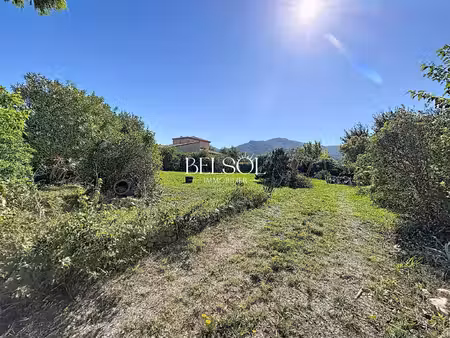 st genis des fontaines terrain à batir de 744m²
