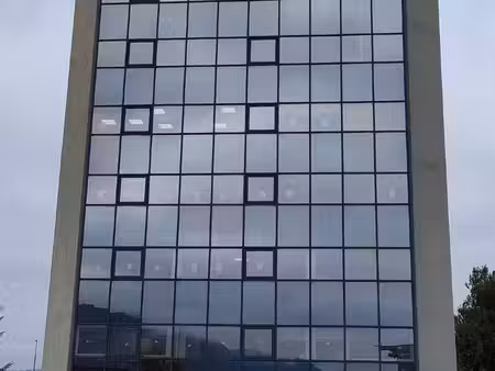 a louer : espace de bureaux tour europa center