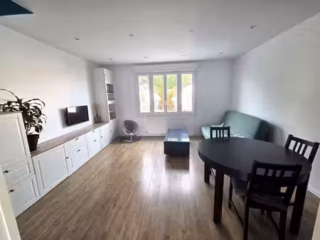 location appartement 4 pièces  84.20m²  les sables