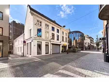 immeuble commercial d’angle d’exception au cœur de louvain