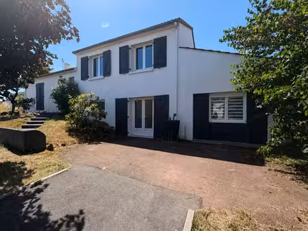 location maison 7 pièces  159.00m²  la limouzinière