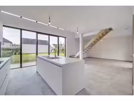 prachtige nieuwbouwwoning in uniek woonerf