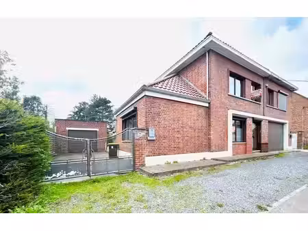 agréable maison 3 chambres avec jardin et garage