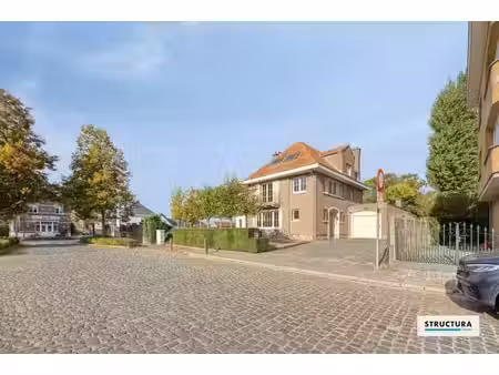 villa aux finitions luxueuses dans le cadre idyllique de kob