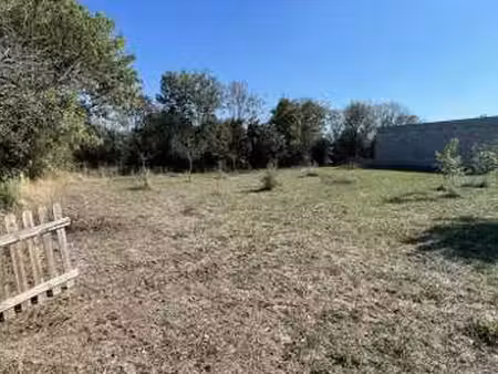 vente terrain à bessines (79000) : à vendre / 1000m² bessines