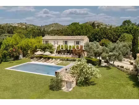 location maison piscine à maussane-les-alpilles (13520) : à louer piscine / 230m² maussane