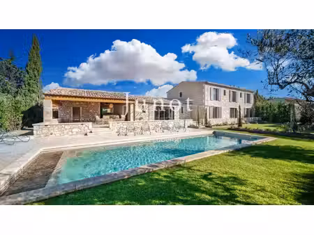 location maison piscine à maussane-les-alpilles (13520) : à louer piscine / 300m² maussane