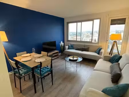 appartement 80 m² – 4 chambres  vue sur les puys  parking