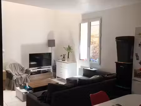 roujan centre loue duplex de 67 m2