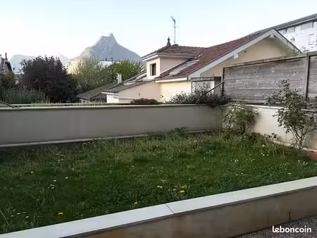 à louer – appartement t2 de 42 m² avec terrasse de 40 m² à fontaine