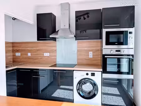 t2 rénové 42m² + clim - balcon & parking - oct à juin