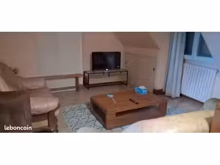 location studio meublé
