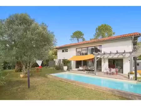 maison de luxe à vendre à bassussarry