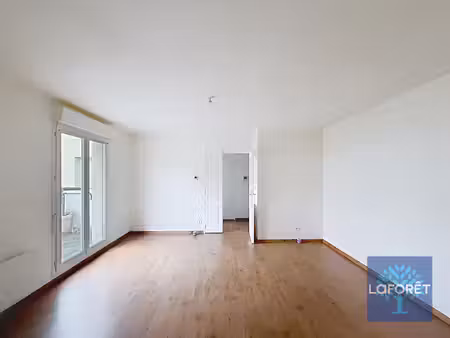 appartement cerny 2 pièces + place de parking en sous sol