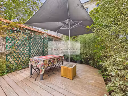 notre dame  triplex dans l'ancien de 110m² avec terrasse de 25m²  3ch