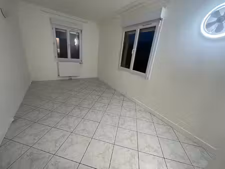 maison de 75 m² avec terrain et emplacement pour voiture