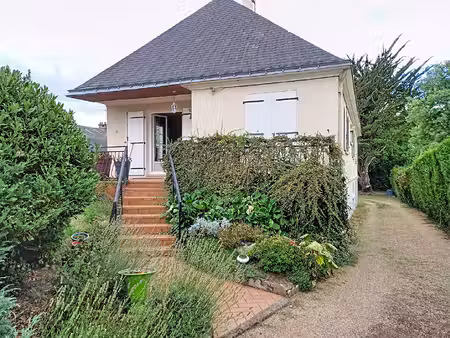 maison à vendre à murs erigné - rare sur le marché  idéalement située à proximité de l'hyp