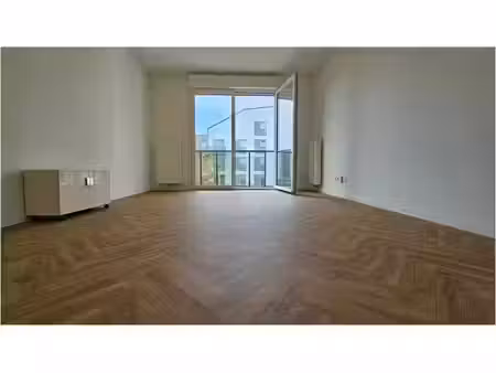à louer – t2 avec balcon et parking – loos