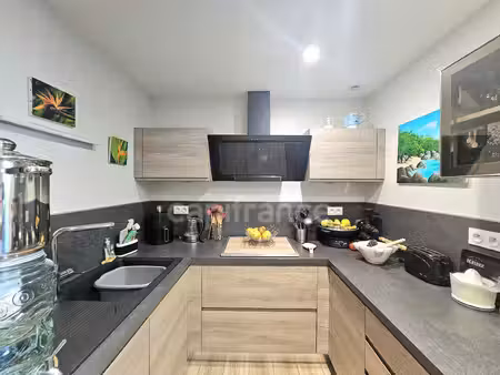 appartement t3 de 73m2  rénové et fonctionnel  vue mer à pietranera  san martino di lota (