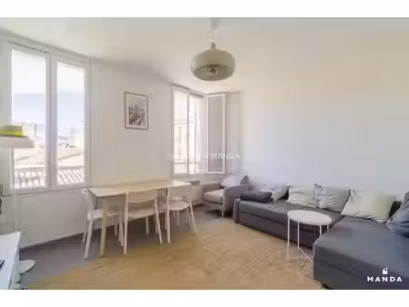 t2 meublé - 15  rue tilsit  13006  marseille  france