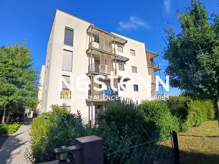 appartement 2 pièces avec ascenseur balcon cave parking et garage - 69800 saint priest