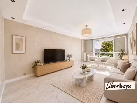 plaisir – appartement 3 pièces lumineux de 71 m² avec balcon et box fermé en sous-sol